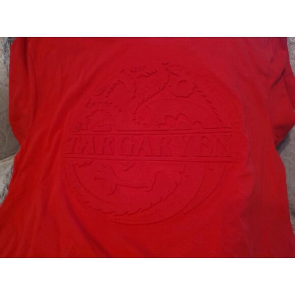 NEW GAME OF THRONES TARGARYEN T-shirt Embossed RED LARGE NWT - Picture 2 of 3
